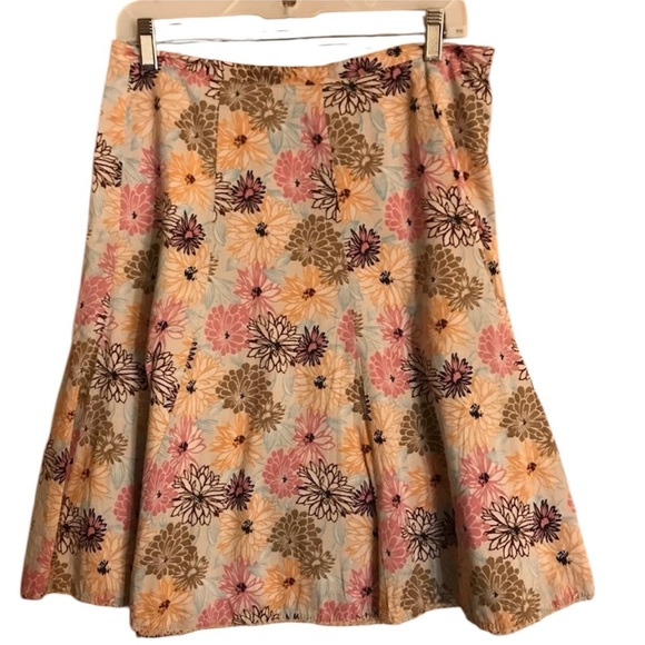 Villager By Liz Claiborne Floral Skirt Size 8 - Picture 5 of 7